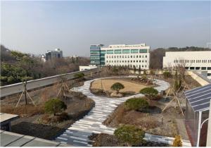 서울시, 대법원 서관 옥상 녹화사업 완료…20년간 785개 옥상 녹화