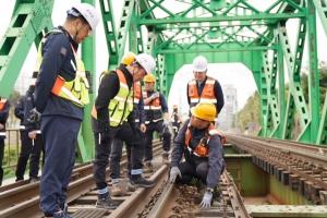 코레일, 한강철교 구조물 선로 안전관리 점검